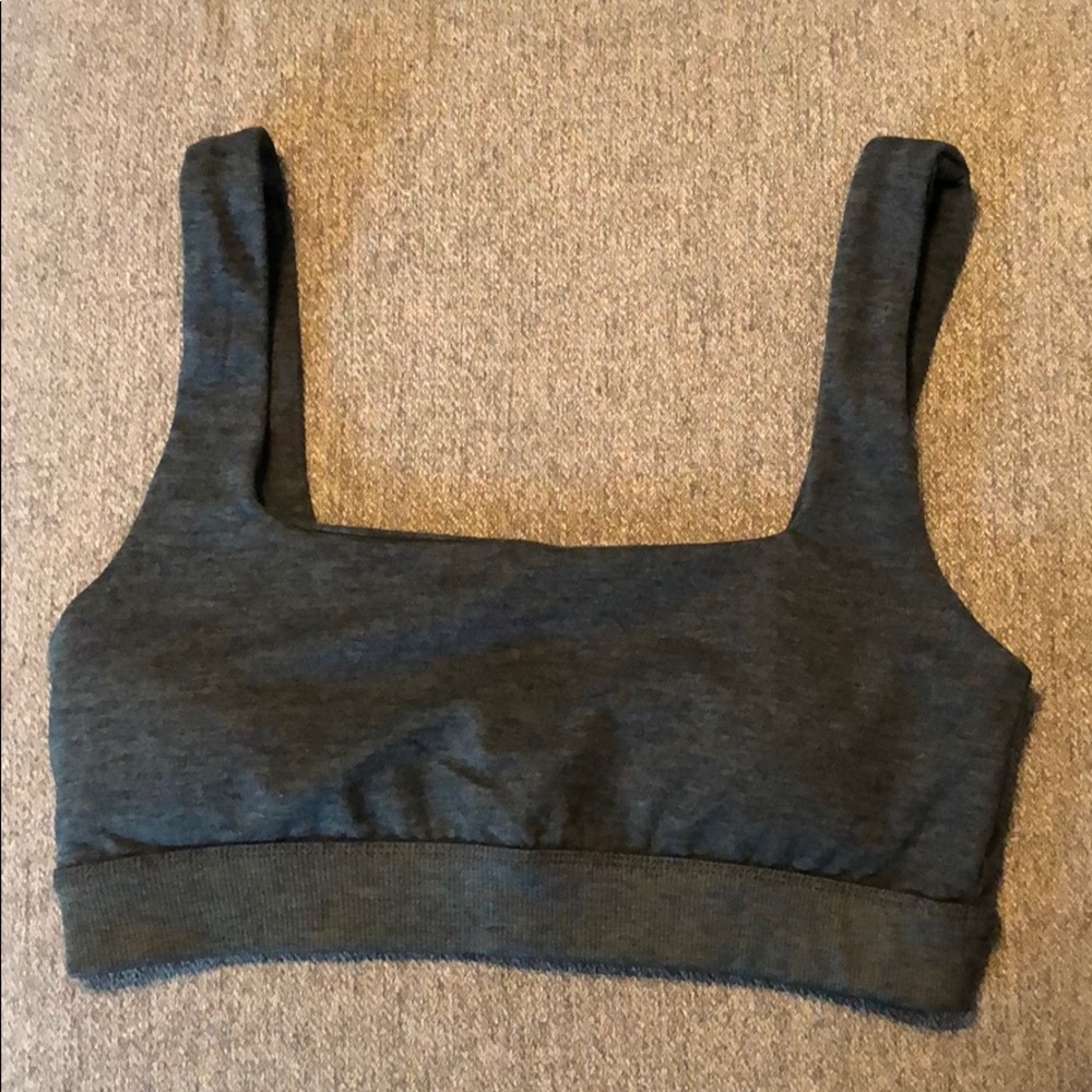 GapFit sports bra